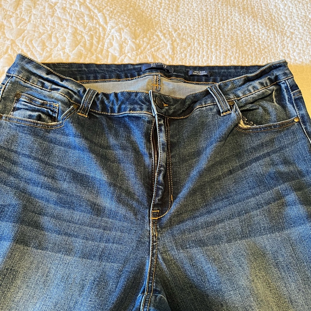Revery Mid Rise Skinny - Picture 4 of 9